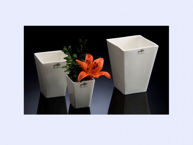 Vaso porcellana conica d8,5 h12cm-bianco